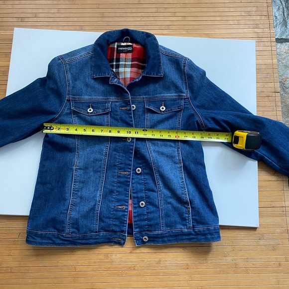 Jean jacket - Picture 5 of 9